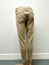Load image into Gallery viewer, American Eagle Jegging Size 8
