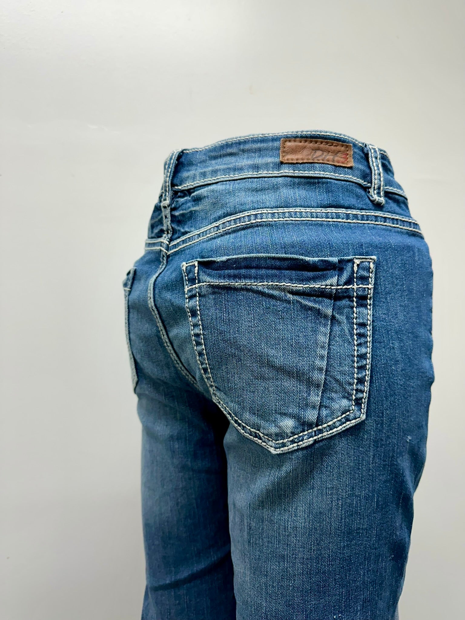 Mia Slim Straight Size 8