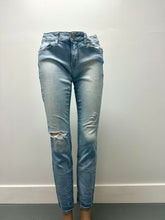 Load image into Gallery viewer, American Eagle Jegging Size 8
