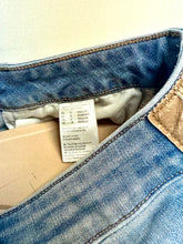 Load image into Gallery viewer, American Eagle Next Level Stretch Size 6
