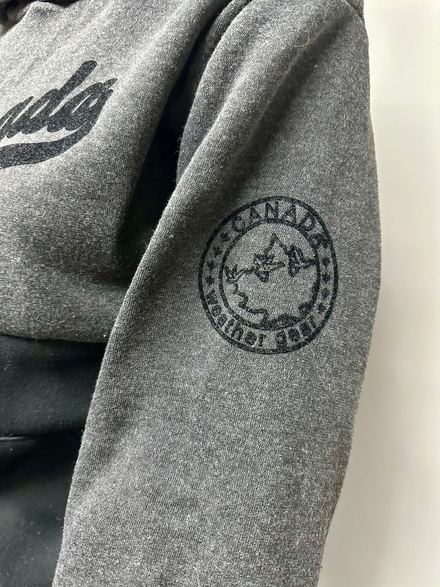 Canada Hoodie Size M