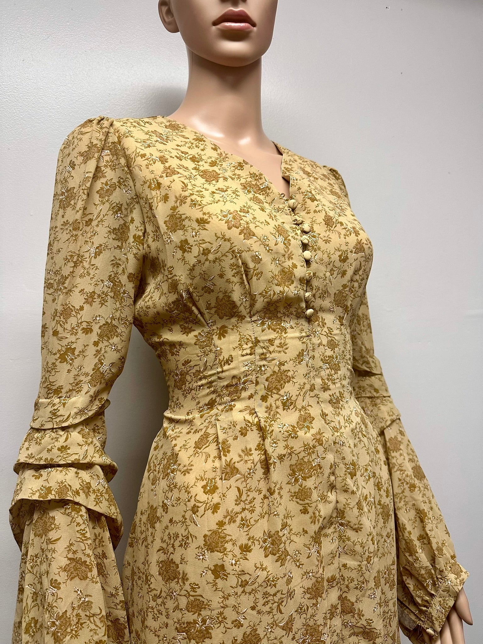 Dazy Dress Size M