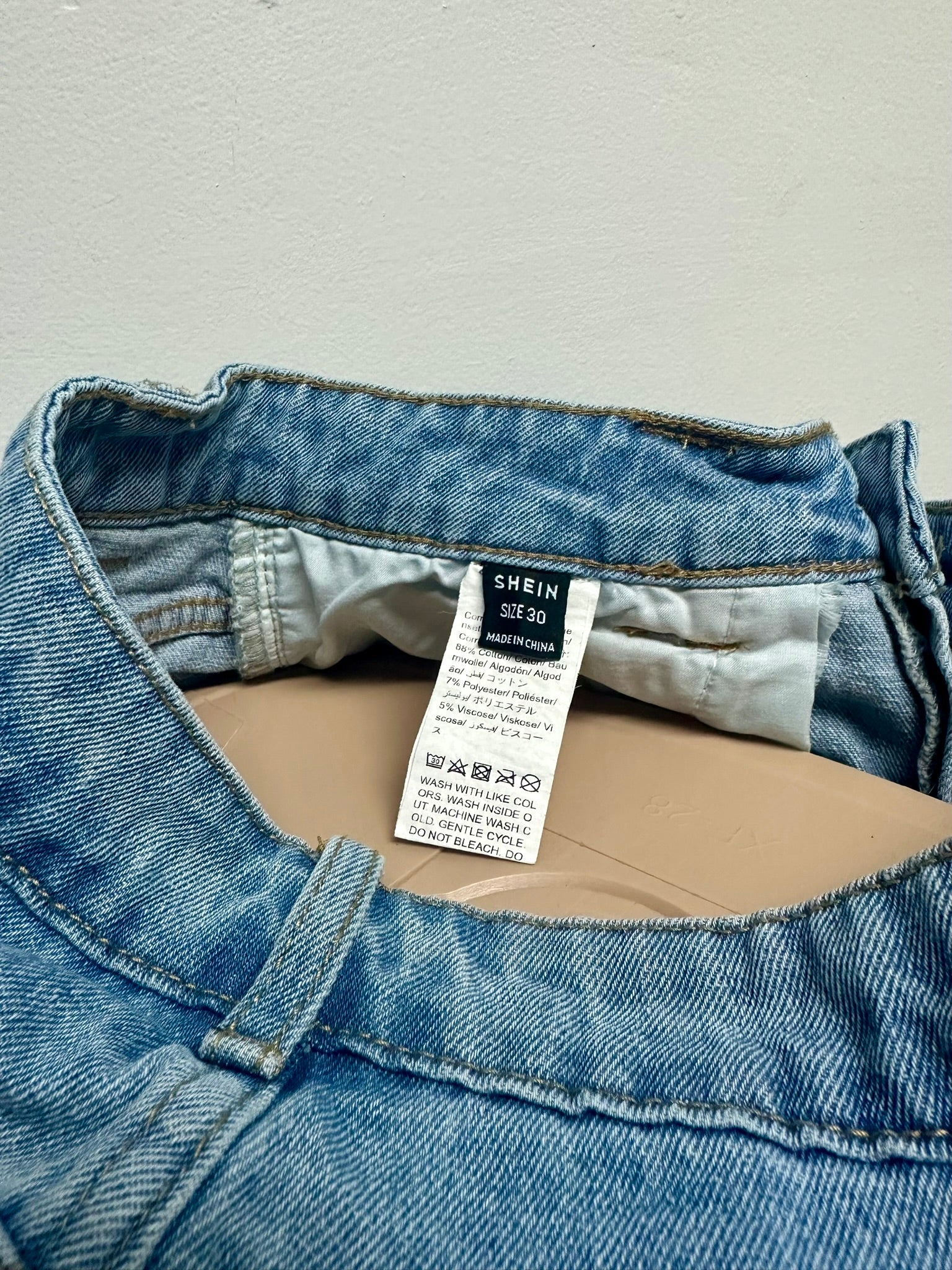 SHEIN Short Size 30