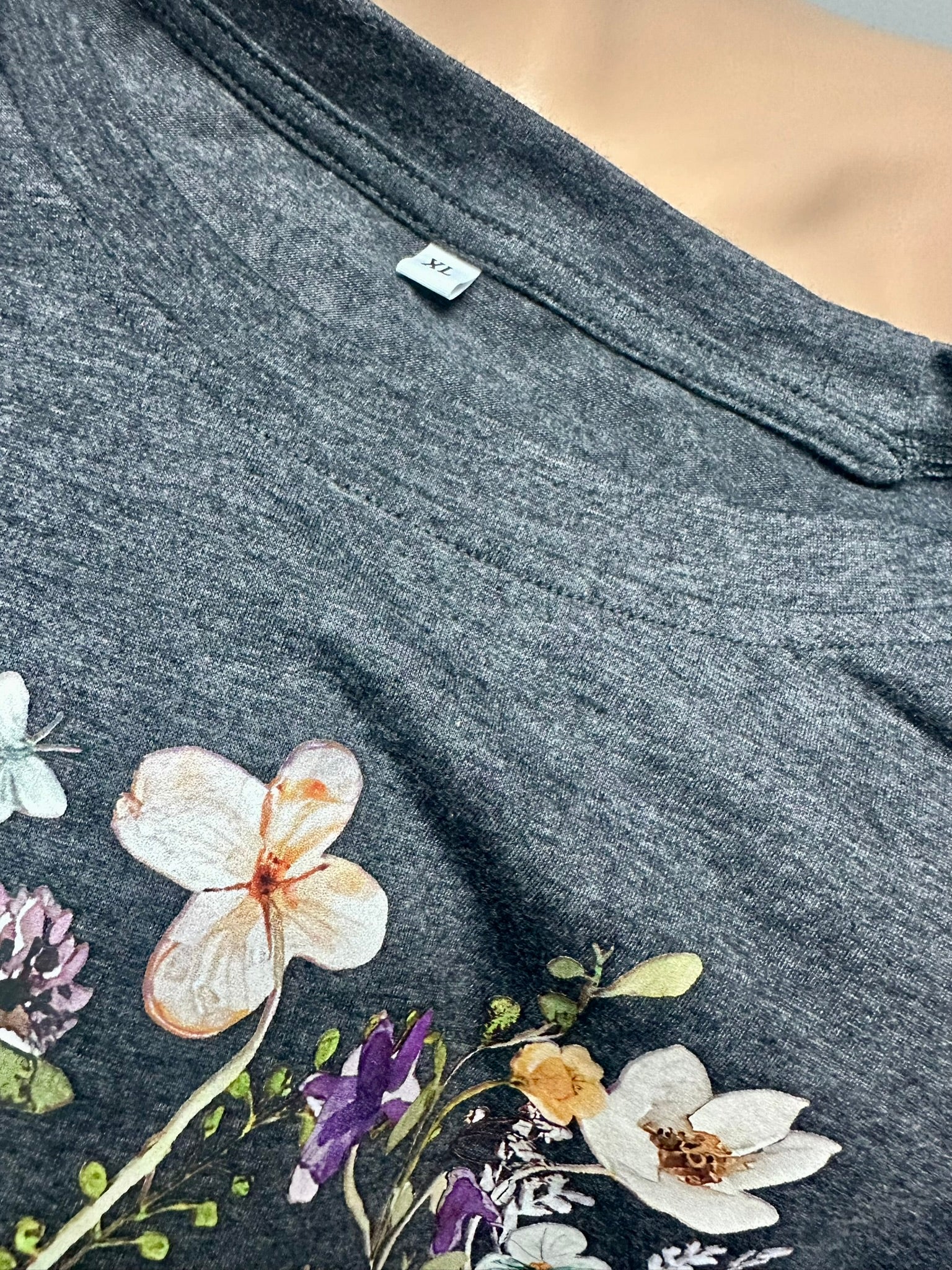 Floral Tee Size XL